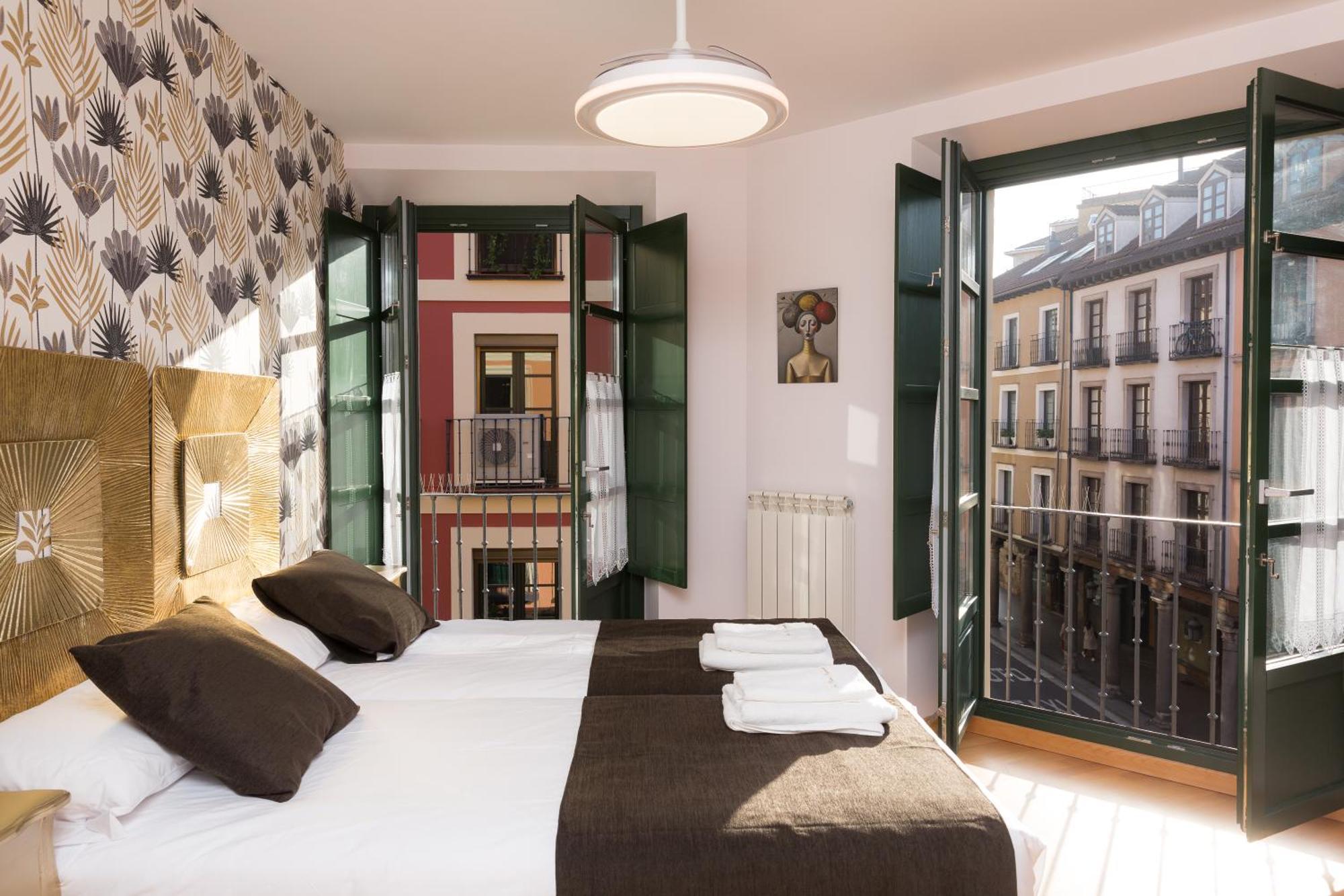 Apartamentos San Pedro Regalado 巴利亚多利德 外观 照片